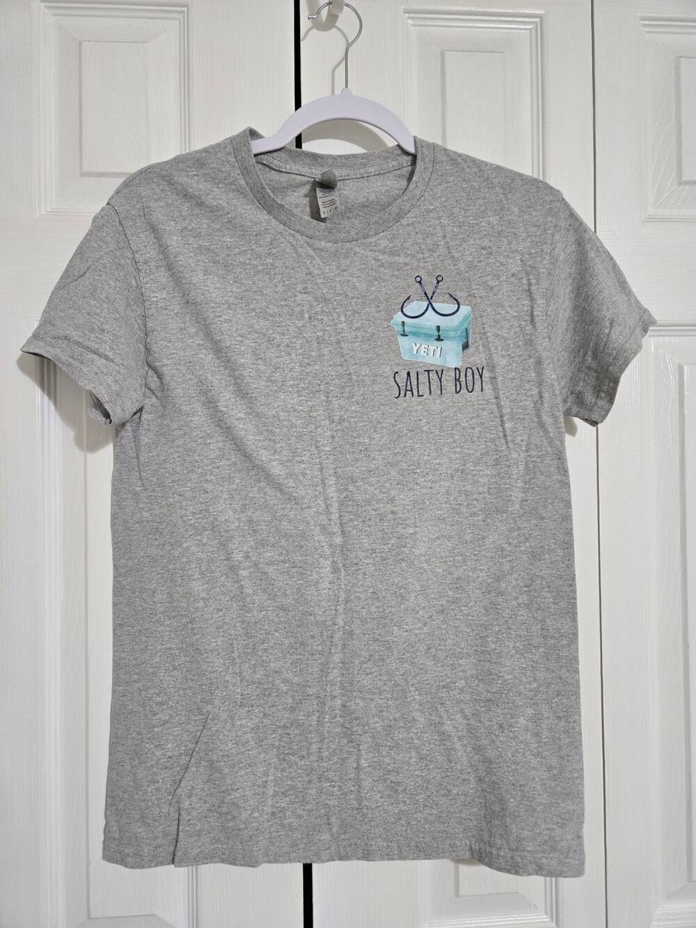Gildan small men's gray printed tshirt
